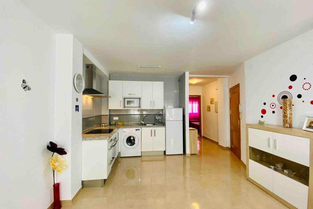 “Smile Nerja” Chic Apartment With Wifi, 4 Guests Luaran gambar