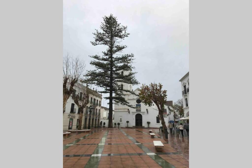 “Smile Nerja” Chic Apartment With Wifi, 4 Guests Luaran gambar