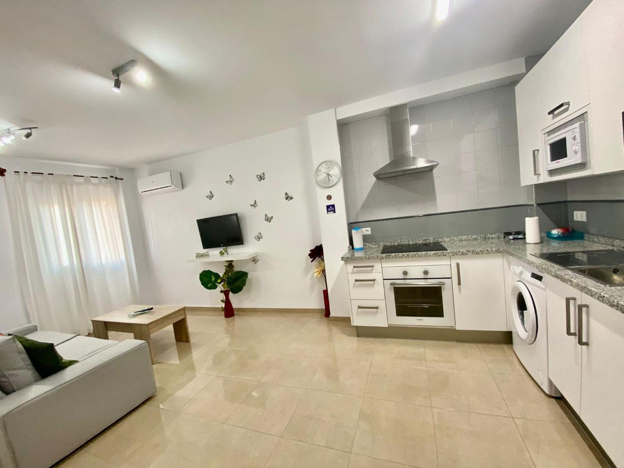 “Smile Nerja” Chic Apartment With Wifi, 4 Guests Luaran gambar