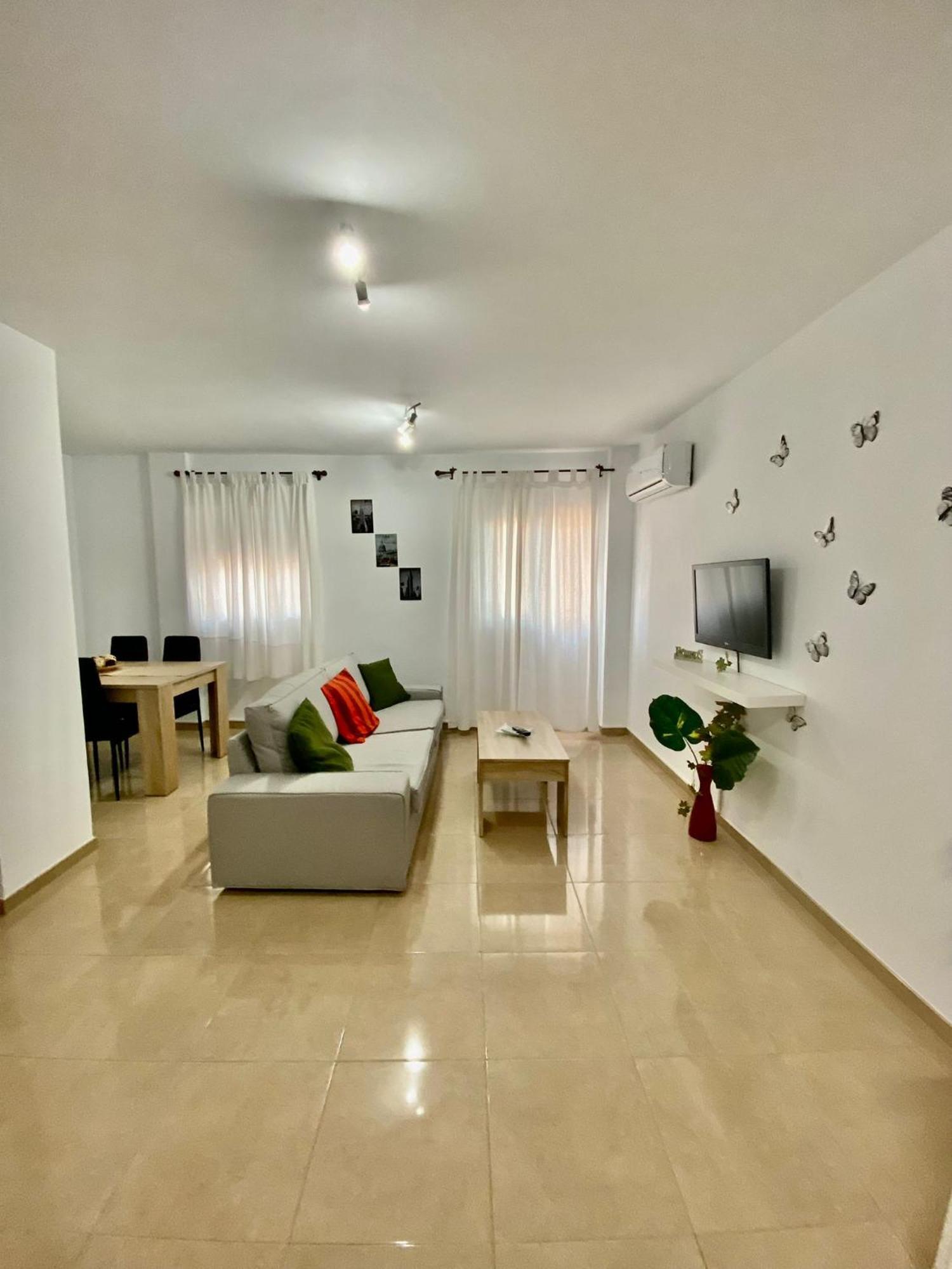 “Smile Nerja” Chic Apartment With Wifi, 4 Guests Luaran gambar